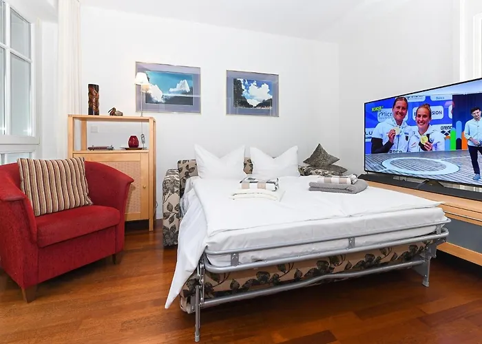 Comforts Near Seaside Charm アパート ゼリン