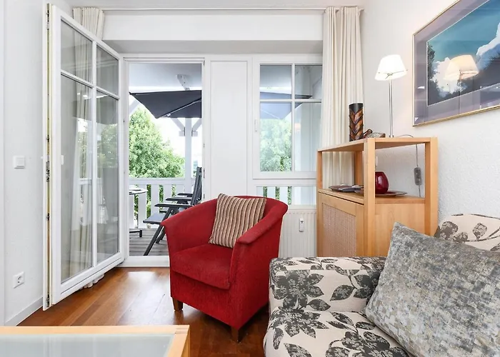 Comforts Near Seaside Charm ゼリン