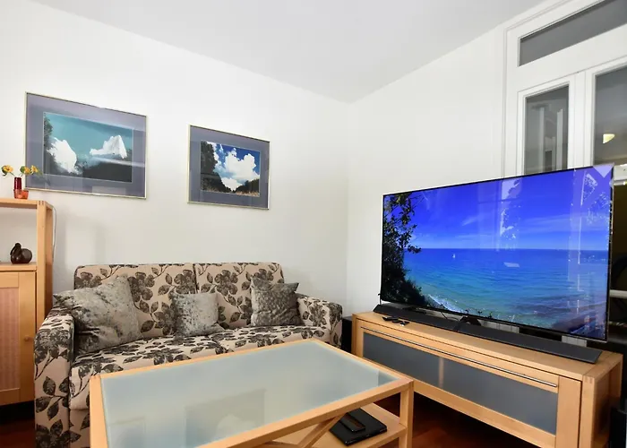 شقة Comforts Near Seaside Charm *